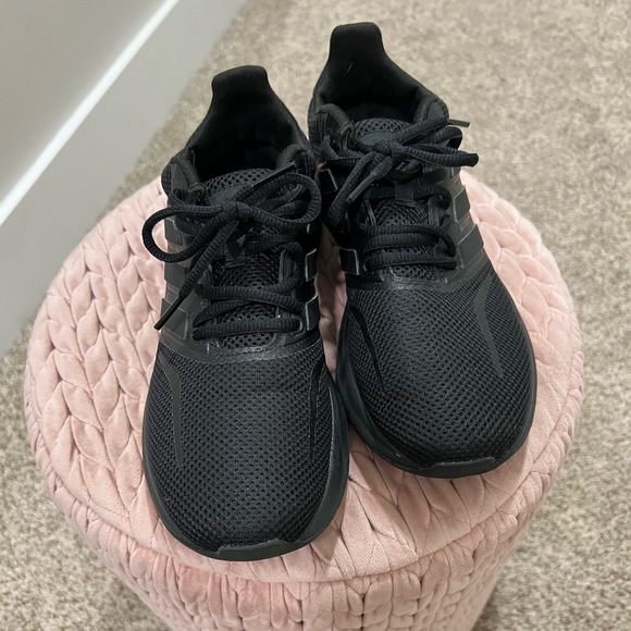 Kids blk adidas run falcon size 5 - Picture 2 of 3